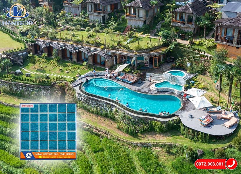 Gạch mosaic gốm ốp lát bể bơi